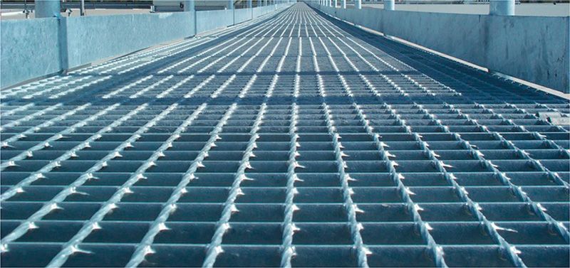 Настилы для производственных объектов: как выбрать правильный материал