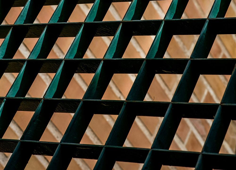 Подготовка настилов к весеннему сезону: устранение зимних повреждений